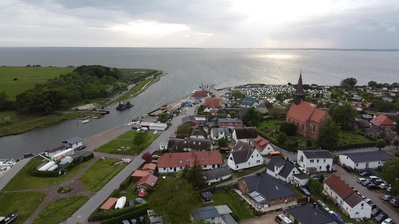 Ruegenferienhaus - Schaprode Hafen Luaran gambar